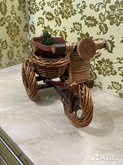 Кашпо плетеное для цветов велосипед