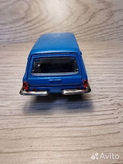 Волга газ 2402 1/43 модель без ми