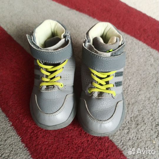 Ботинки adidas 24