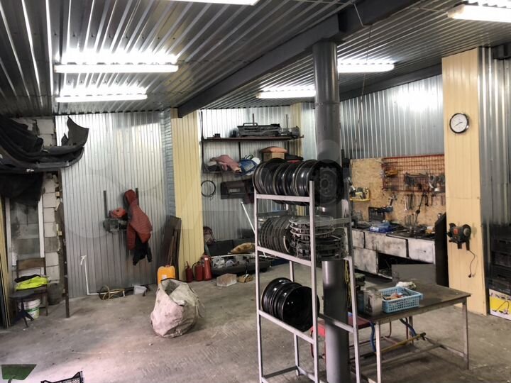 Гараж, > 30 м²