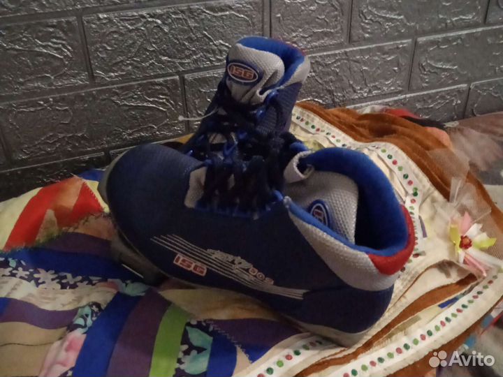 Лыжные ботинки