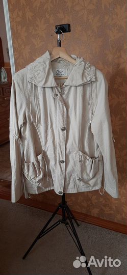 Ветровка женская