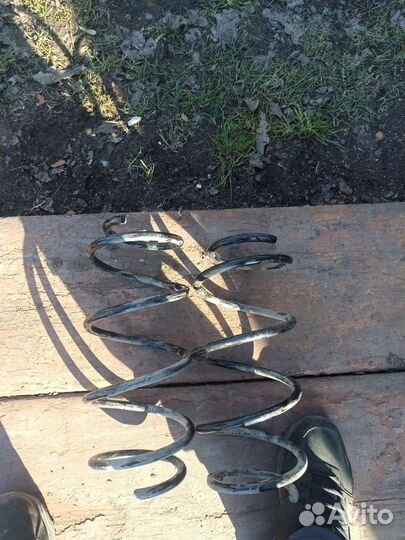 Передние пружины Рено меган2 бу 6 мес