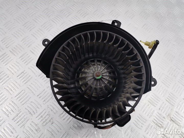 Моторчик печки для Opel Zafira A 9119001