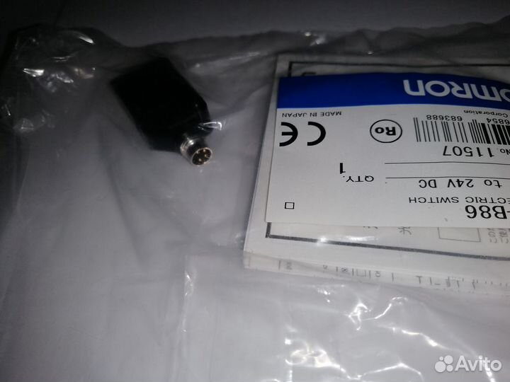 Omron E3ZB86 фотодатчик