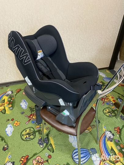 Детское автокресло BMW 9-18 кг c базой isofix