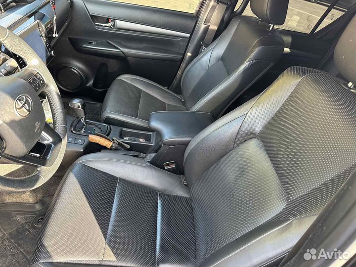Toyota Hilux 2.8 AT, 2020, 166 333 км