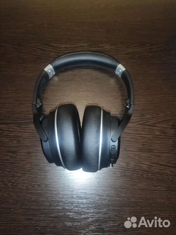 Беспроводные наушники Tribit