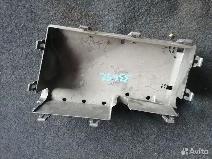 Крышка блока предохранителей Нижняя Ford Focus 2