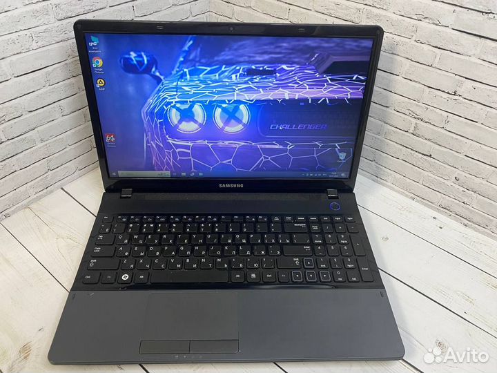 Игровой ноутбук Samsung I5/2видеокарты/8Gb/SSD+HDD