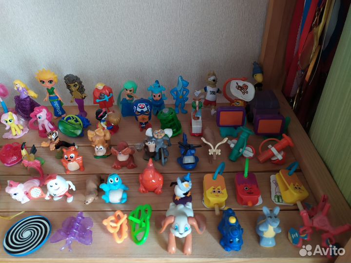 Игрушки из киндер сюрпризов; питомец Блум