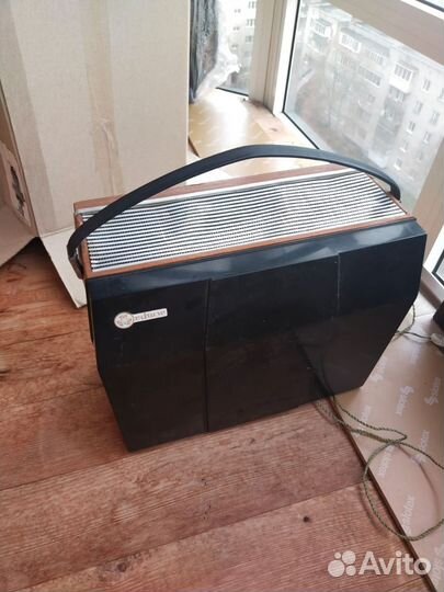 Катушечный магнитофон