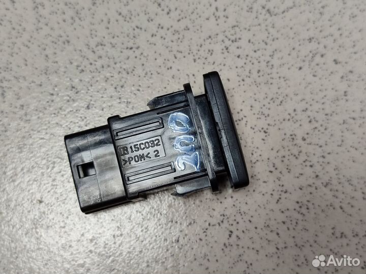 Кнопка антипробуксовочной системы LC 200