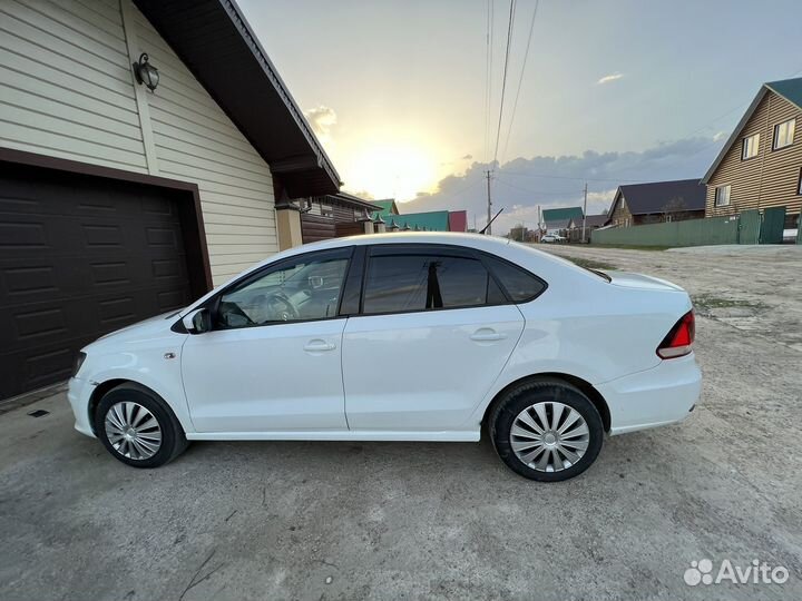 Volkswagen Polo 1.6 AT, 2015, 143 000 км