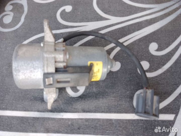 Вакуумный насос Вольво s60 2009гв