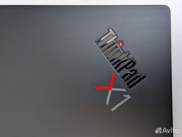 Lenovo ThinkPad X1 Carbon Gen 10 i7-1260P