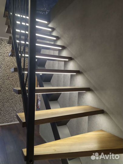 Лестница на металлокаркасе в дом