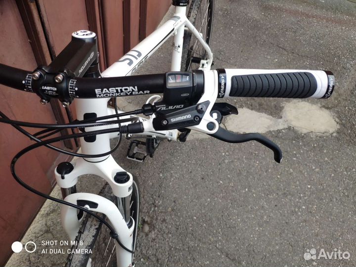 Велосипед cube