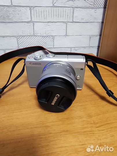 Canon eos m100