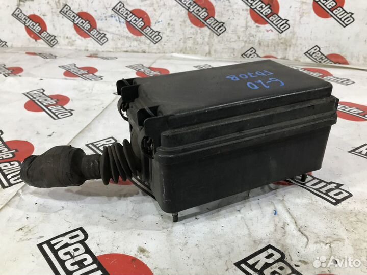 Блок предохранителей mitsubishi fuso FD70B 4M42 20