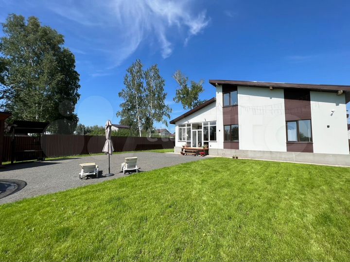 Коттедж 274,5 м² на участке 11,3 сот.