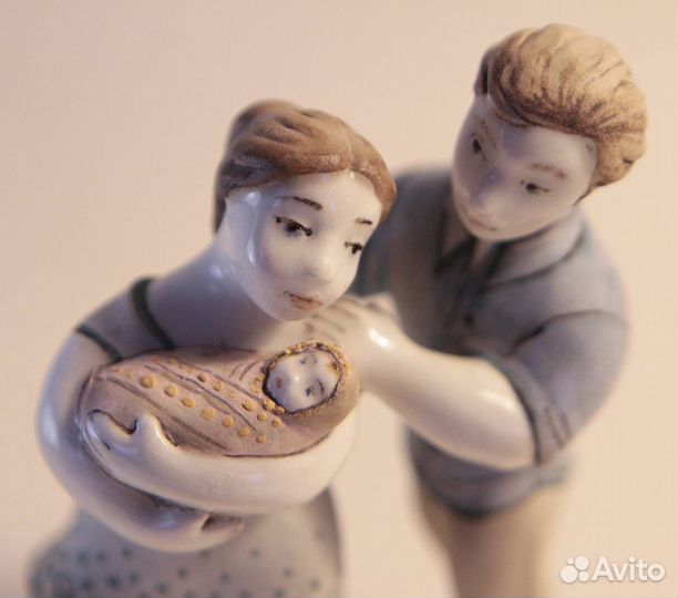 Статуэтка фаянс