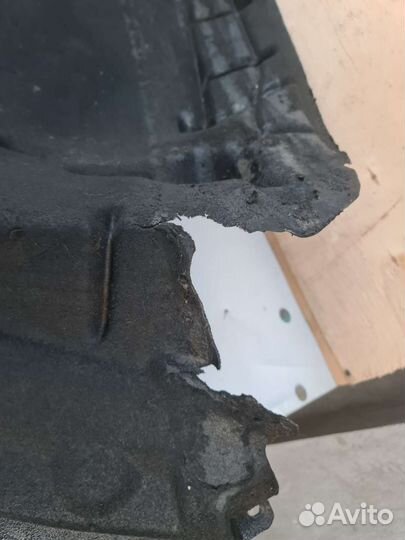 Передний левый подкрыльник Mercedes W222