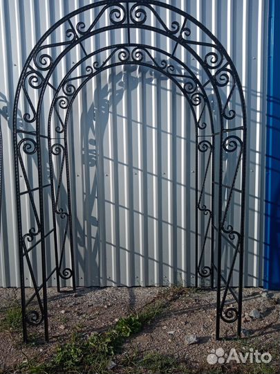 Арка-пергола садовая кованая