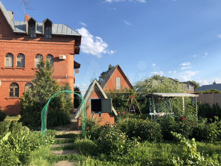 Дом 297 м² на участке 23 сот.