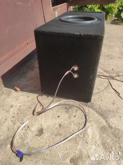 Сабвуфер в коробе