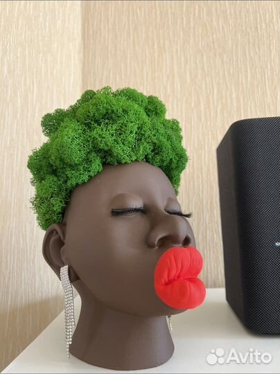 Статуэтка, кашпо декоративное с мхом