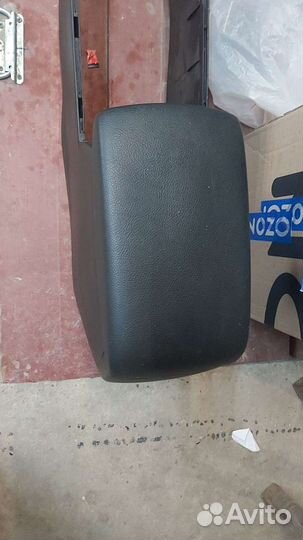 Подлокотник центральная консоль Мазда 6 gh