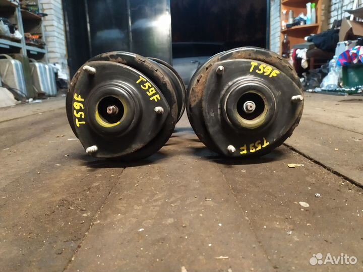 Передние амортизаторы Митсубиси Грандис