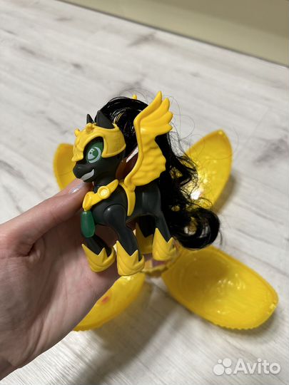 Игрушка пони в яйце Ekinia