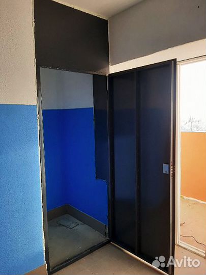 Дверь в тамбур