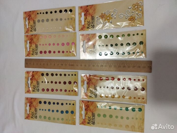 Стразы и пуговицы