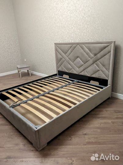 Кровати двуспальные в наличии и на заказ