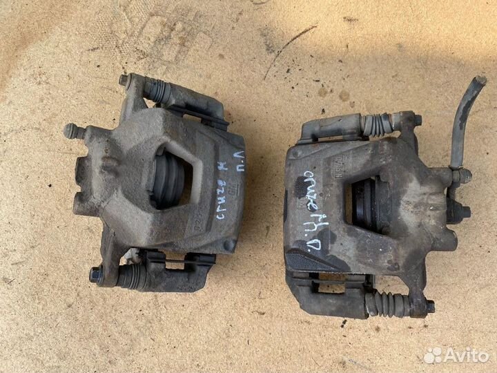 Суппорт передний правый Chevrolet Cruze /Astra J