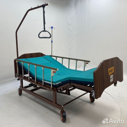 Мед.кровать c переворотом и туалетом MET remeks