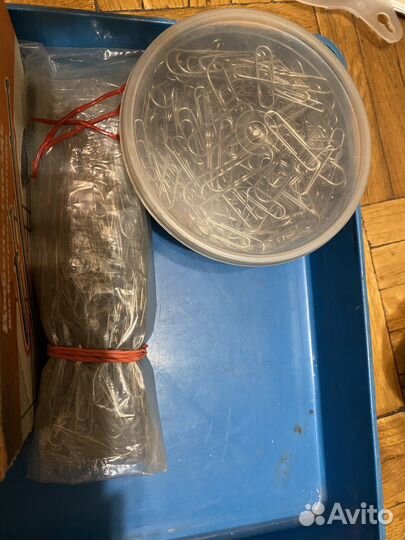 Много скрепок