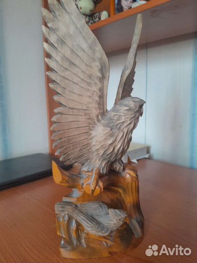 Деревянная статуэтка Орла