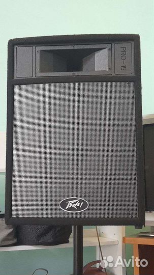 Усилитель Alesis и 2 акустические системы Peavey