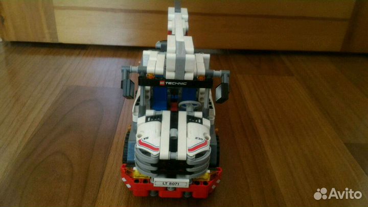 Lego Technic Автоподъемник с люлькой