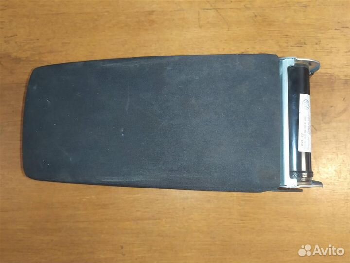 Подлокотник VW Passat B6