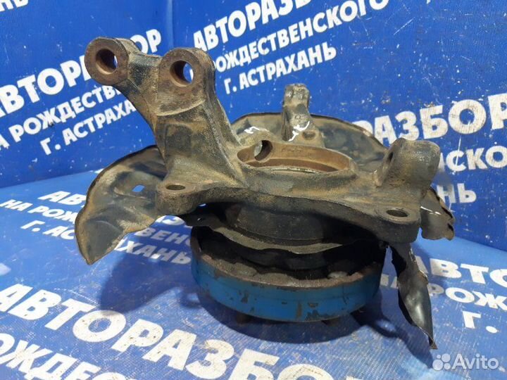 Передний правый поворотный кулак Toyota Matrix