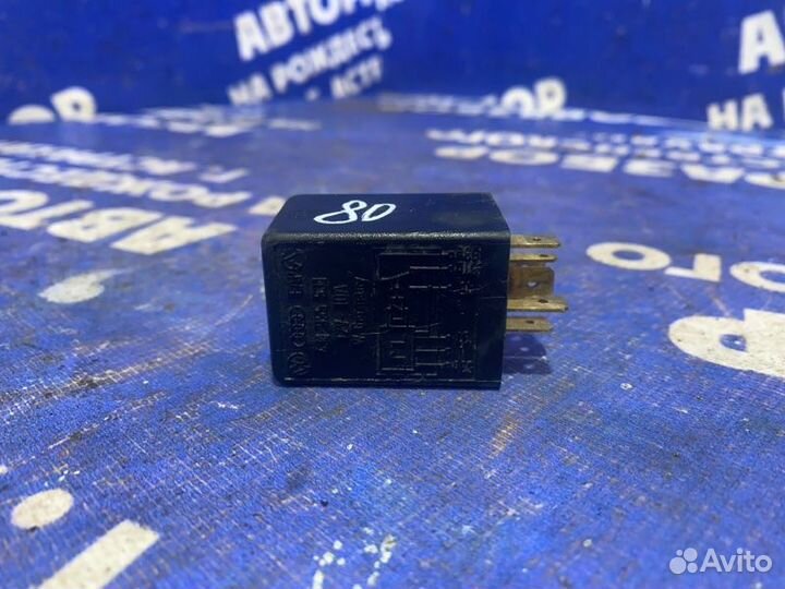 Реле Audi 80 седан 1991
