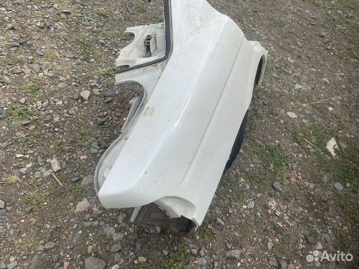 Заднее правое крыло Sunny FB15