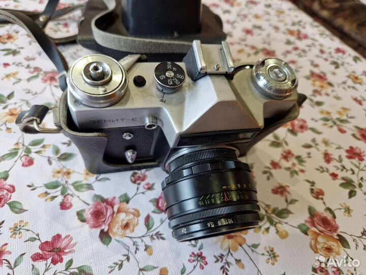 Зеркальный фотоаппарат Зенит Е