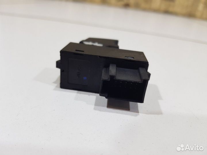 Кнопка стеклоподъемника (Geely Emgrand X7)