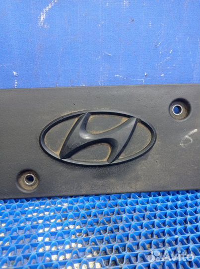 Декоративная крышка двигателя Hyundai Solaris 1